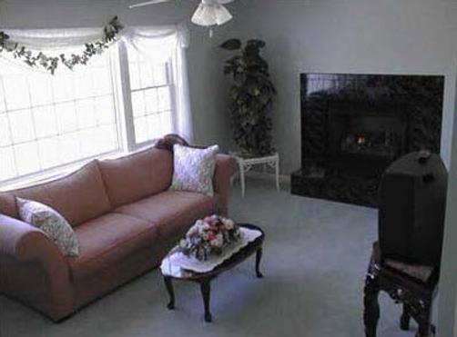 A Victorian on the Bay - Eastport - Living room