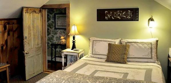 City Lights Bed and Breakfast - Ithaca - Bedroom