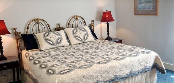 City Lights Bed and Breakfast - Ithaca - Bed