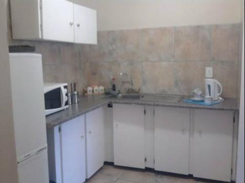 African Sky Guest Accommodation - Krugersdorp - Kitchen