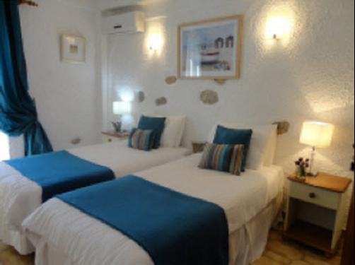 Winniehill - Estói - Bedroom