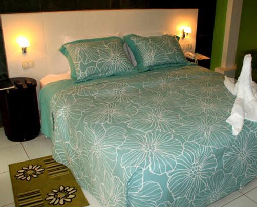 De La Costa - Encarnacion - Bed