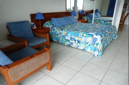 Airlie Court Holiday Units - Airlie Beach - Bedroom