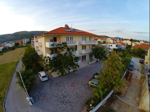 Apartments Trogir - Trogir - Building