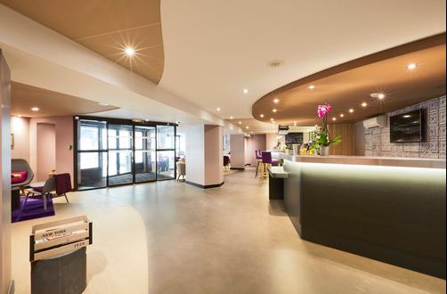 Campanile Lyon Centre-Berges du Rhône - Lyon - Front desk