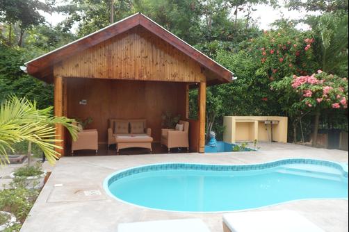 Reef Holiday Apartments - Mahe Island - Pool