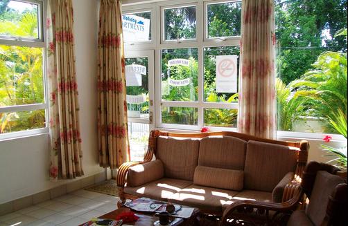 Reef Holiday Apartments - Mahe Island - Lobby