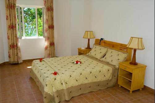 Reef Holiday Apartments - Mahe Island - Bedroom