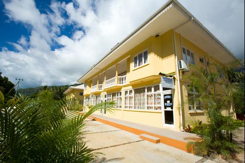 Reef Holiday Apartments - Mahe Island - Outdoors view