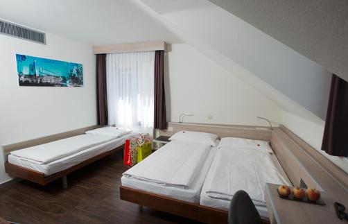Alexander - Zurich - Bedroom