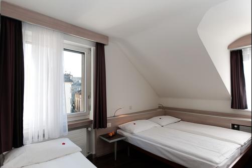 Alexander - Zurich - Bedroom