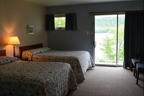 Terrace Motor Inn - Cooperstown - Bedroom
