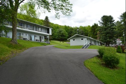 Terrace Motor Inn - Cooperstown - Outdoors view