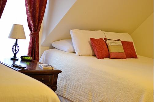 The Whitetail Inn - Lincoln - Bedroom