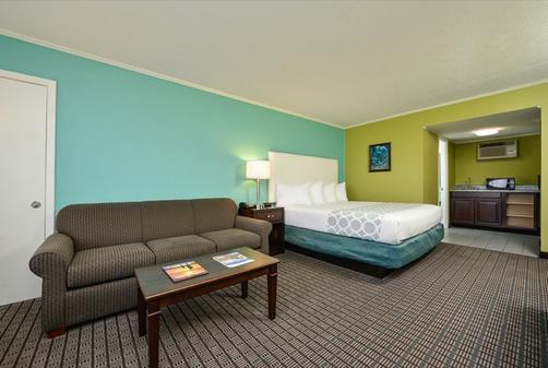 The Mermaid Inn - Myrtle Beach - Bedroom