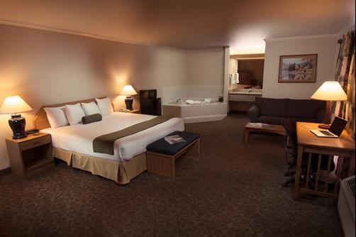 The Redwood Fortuna Riverwalk Hotel - Fortuna - Bedroom