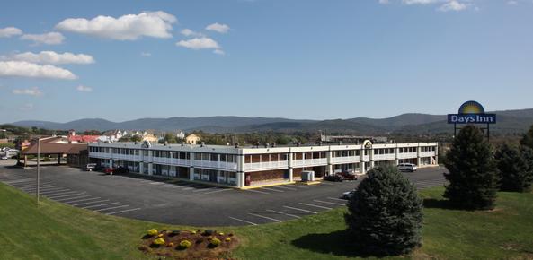 Days Inn Waynesboro - Waynesboro - Building