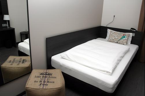 Altstadt-Hotel Bielefeld - Bielefeld - Bedroom
