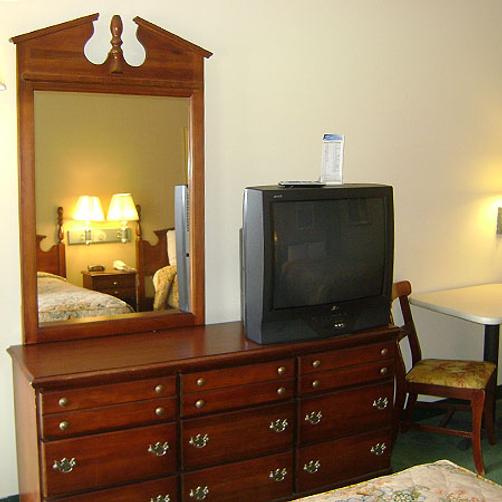 Meriwether Country Inn - Warm Springs - Bedroom