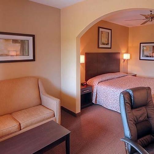 Magnuson Hotel and Suites Baytown - Baytown - Bedroom