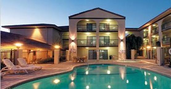 Best Western Plus Executive Inn & Suites - Manteca - Building