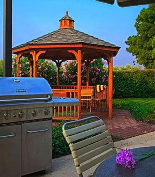 Best Western Plus Fresno Airport Hotel - Fresno - Outdoors view