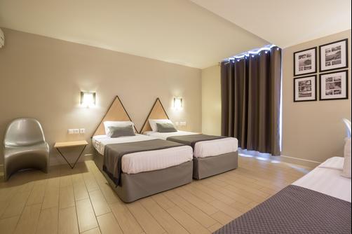 Hotel Amirauté - Toulon - Bedroom