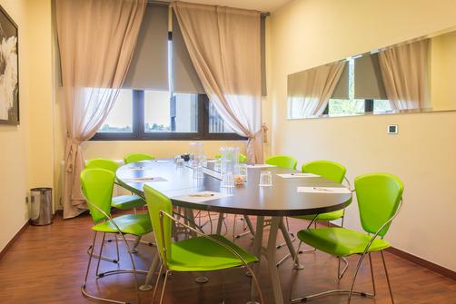 Hotel Bologna Airport - Bologna - Conference room