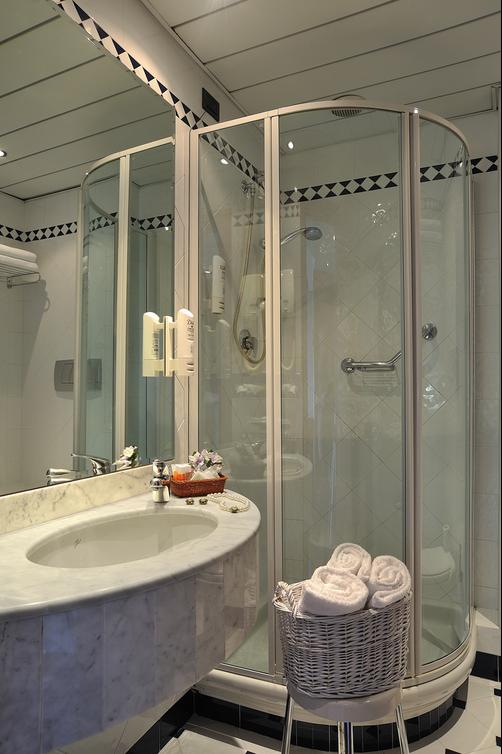 Hotel Bologna Airport - Bologna - Bathroom