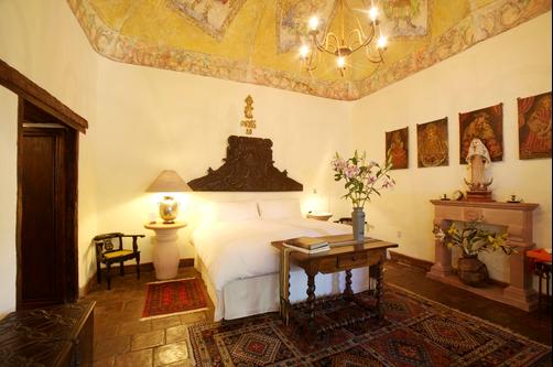 Casa de la Real Aduana Boutique Hotel - Patzcuaro - King bedroom