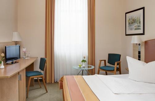 InterCityHotel Berlin Ostbahnhof - Berlin - Bedroom