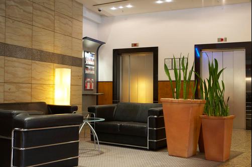 InterCityHotel Berlin Ostbahnhof - Berlin - Lobby