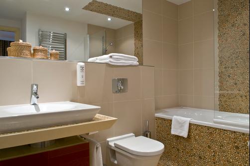 Mamaison Residence Diana - Warsaw - Bathroom