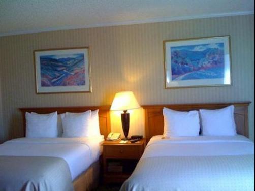 Holiday Inn Long Beach Airport - Long Beach - Bed