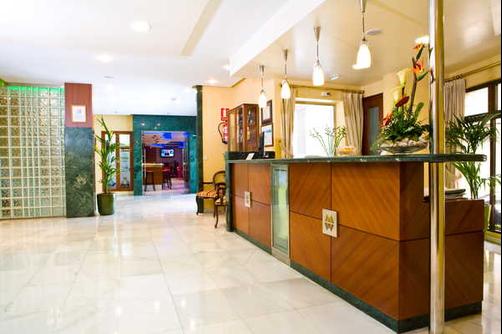 Maruxia - O Grove - Front desk
