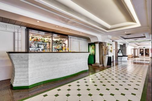 Aris Garden - Casal Palocco - Front desk
