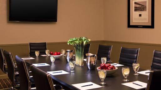 Four Points by Sheraton Kalamazoo - Kalamazoo - Business center