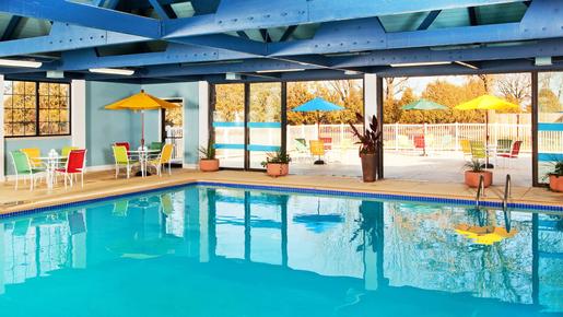Four Points by Sheraton Kalamazoo - Kalamazoo - Pool