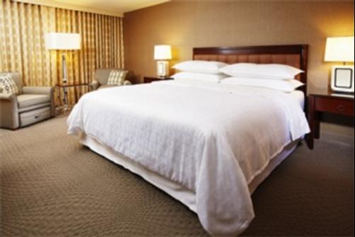 Sheraton Bloomington Hotel - Bloomington - Building