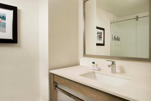 Four Points by Sheraton Jacksonville Beachfront - Jacksonville Beach - Bedroom