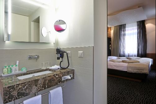 St. Gotthard - Zurich - Bathroom