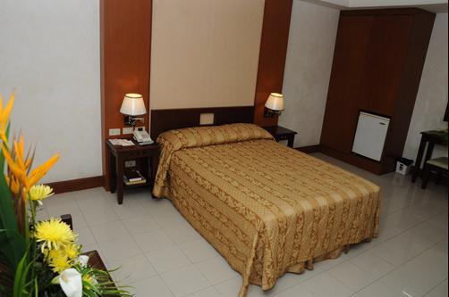 Cherry Blossoms Hotel - Manila