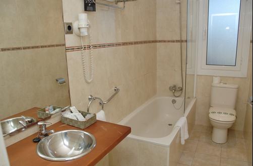 Hotel El Castell - Sant Boi de Llobregat - Bathroom