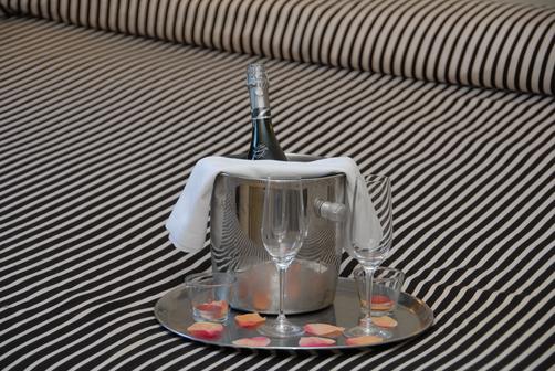 Hotel El Castell - Sant Boi de Llobregat - Bedroom