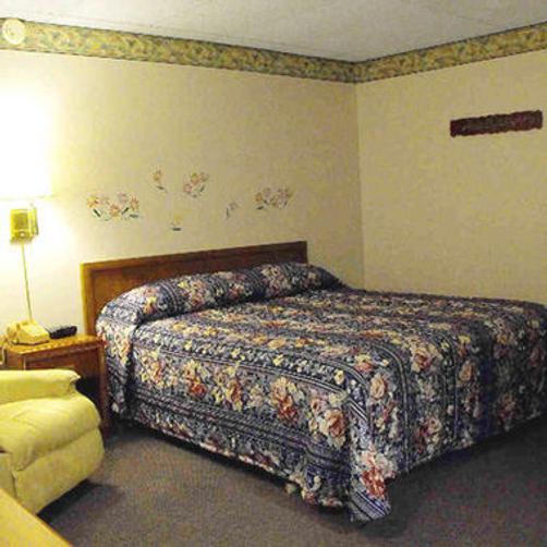 The Bluffs Inn And Suites - Decorah