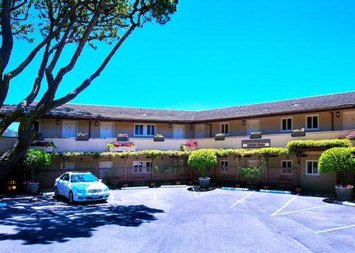 Tickle Pink Inn - Carmel-by-the-Sea