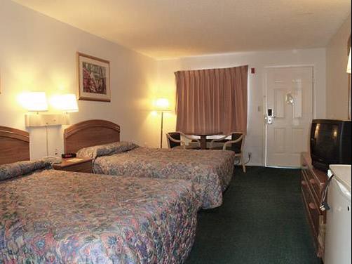 Magic Castle Inn & Suites Motel - Kissimmee