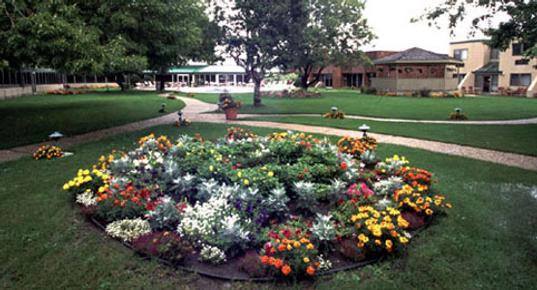 Biltmore Hotel & Suites - Fargo - Building