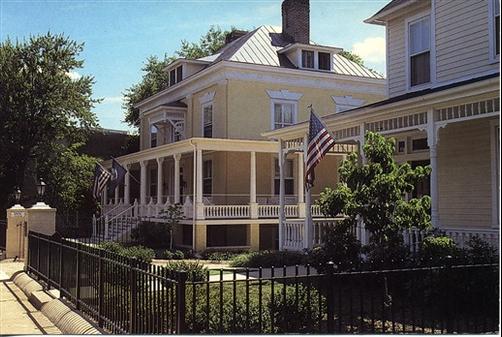 200 South Street Inn - Charlottesville