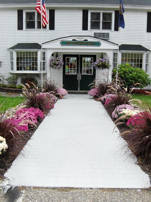The Gunstock Inn - Gilford - Building